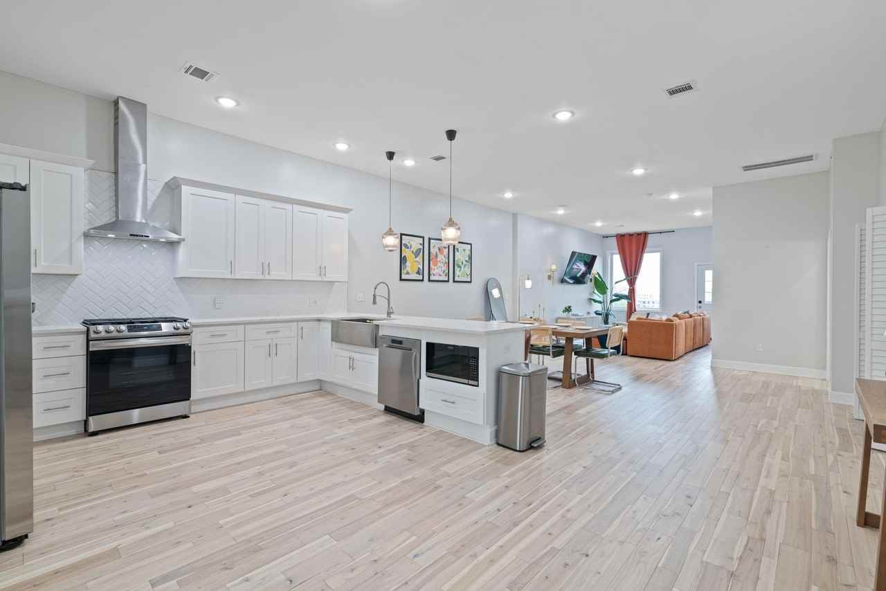 260 Palisade Ave #3 - Photo 6 of 43