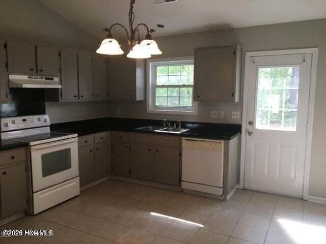 122 Corey Cir - Photo 5 of 13