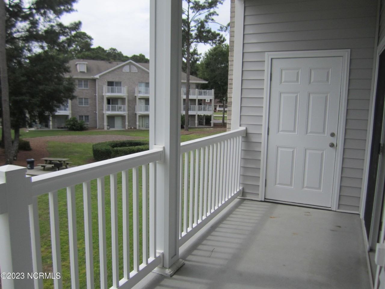 908 Resort Cir Unit 707 - Photo 7 of 20