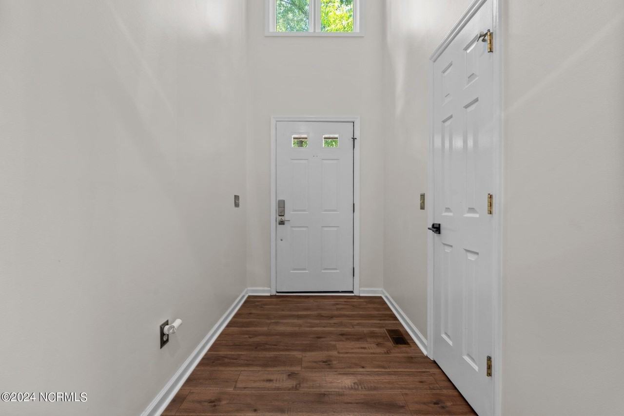 618 Chelsea Dr - Photo 2 of 42