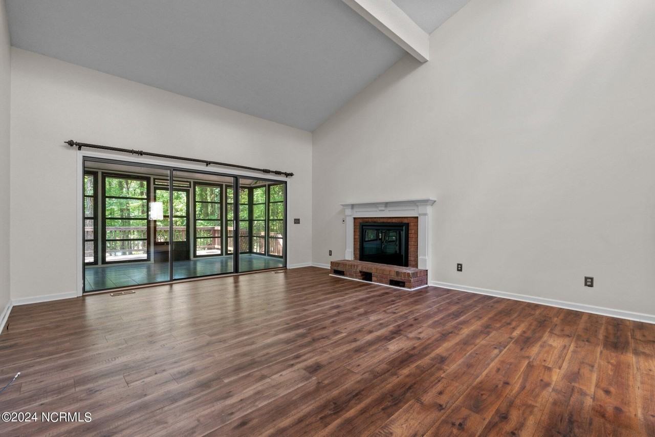 618 Chelsea Dr - Photo 5 of 42