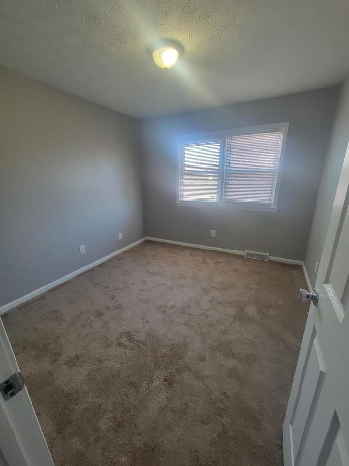 2151 Deauville Dr - Photo 3 of 14