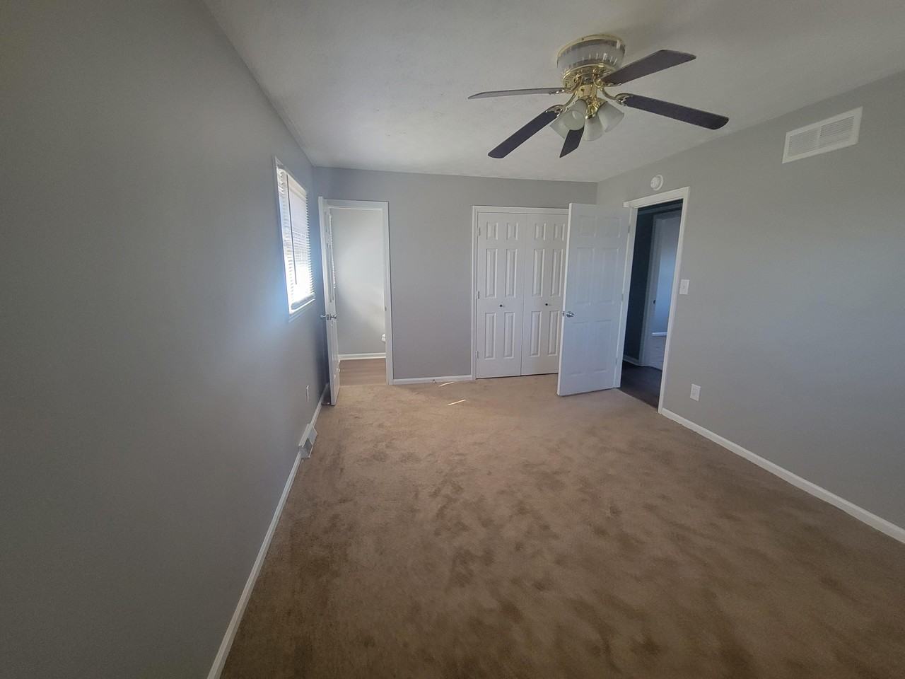 2151 Deauville Dr - Photo 5 of 14