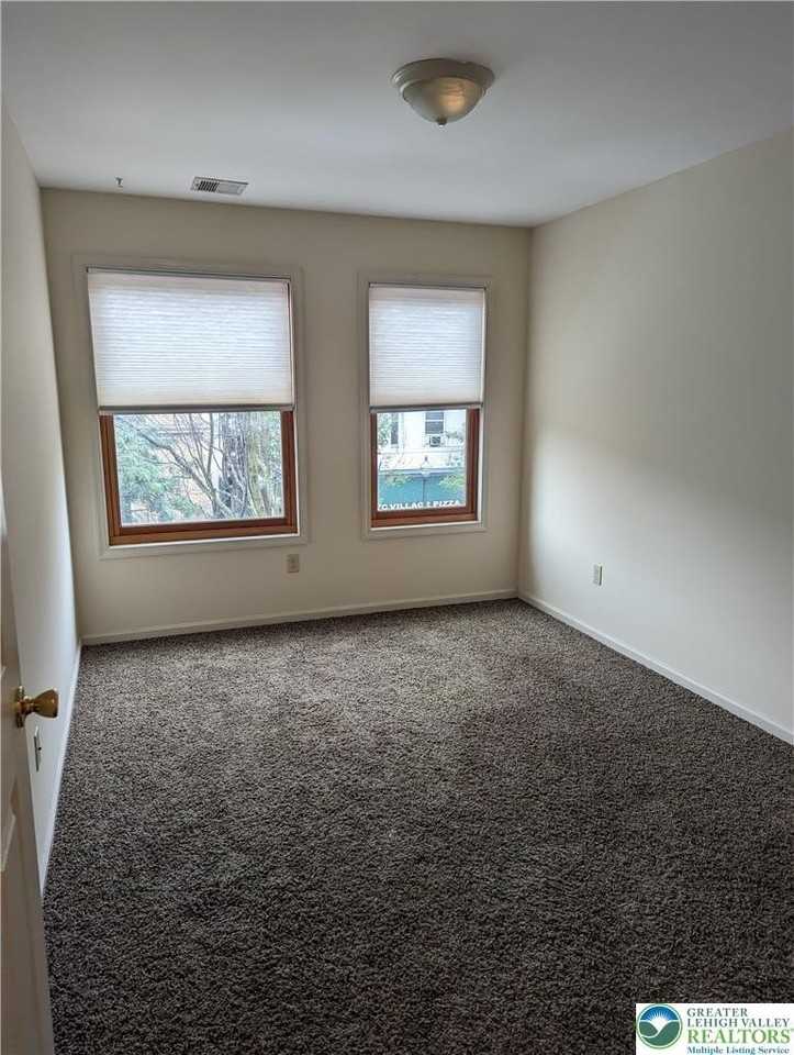 128 W 4th St Apt 2l - Photo 7 of 8