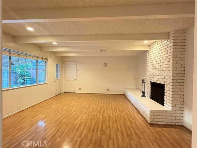 10731 Freer St - Photo 4 of 8