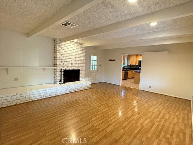 10731 Freer St - Photo 5 of 8