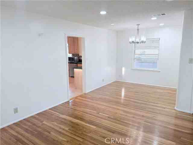 10731 Freer St - Photo 7 of 8