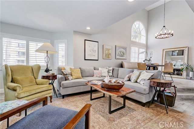 425 S Catalina Ave #2 - Photo 2 of 8