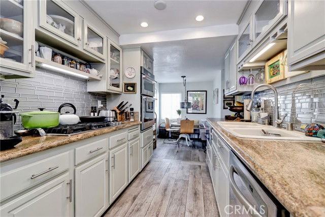 425 S Catalina Ave #2 - Photo 5 of 8