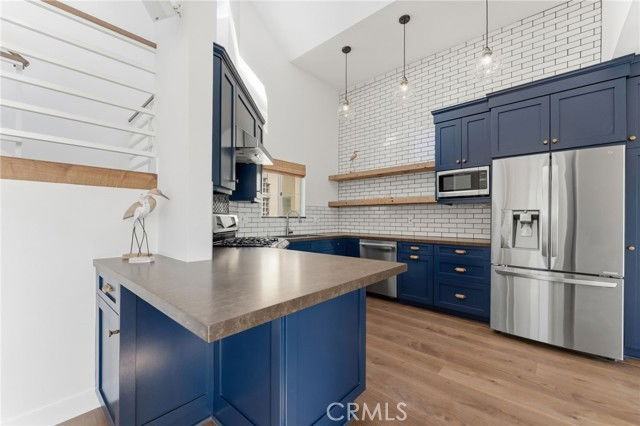 1452 Loma Dr #A - Photo 3 of 8