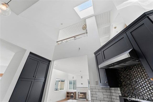 1452 Loma Dr #A - Photo 6 of 8