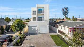 featured image of 10905 Dalerose Ave #B