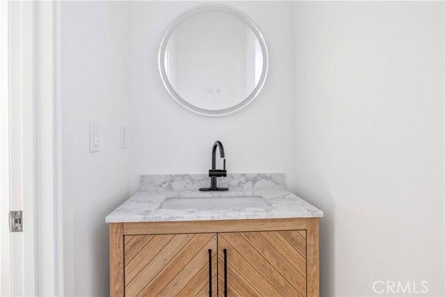 10905 Dalerose Ave #B - Photo 2 of 8
