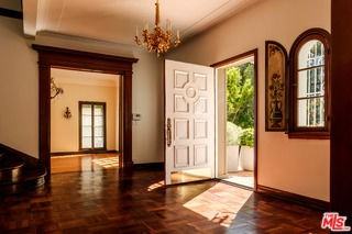 1004 N Beverly Dr - Photo 2 of 8