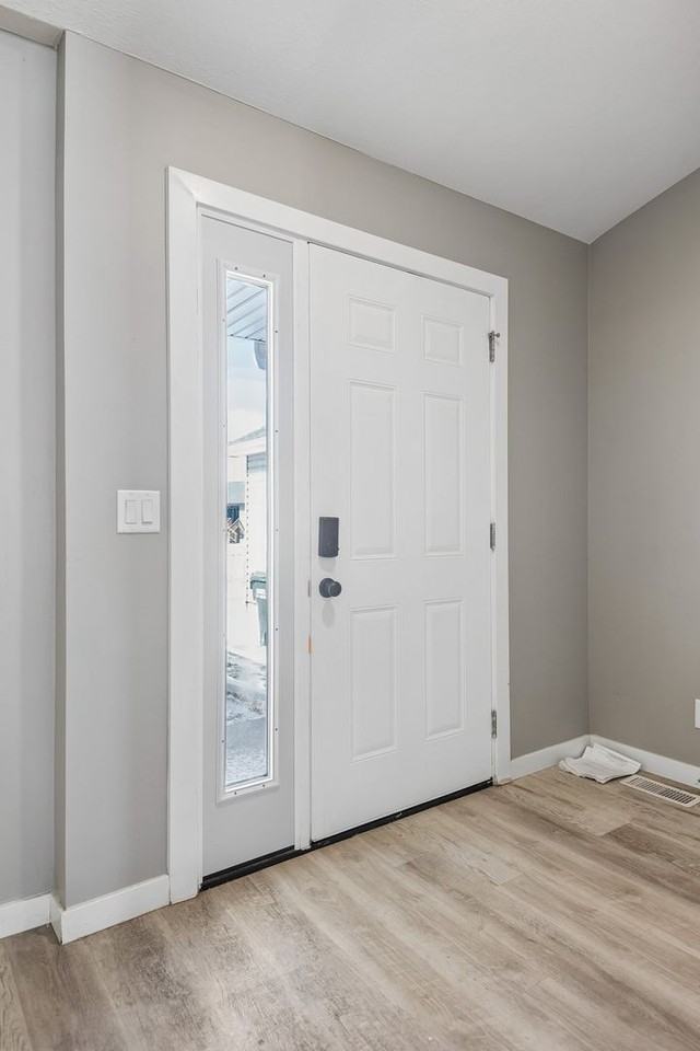 1069 N 170th Ter - Photo 4 of 25