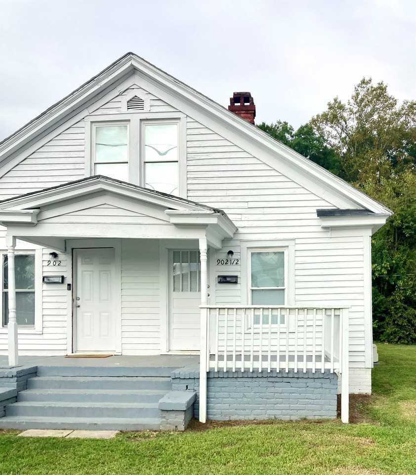 902 1/2 N East St #1 - Photo 7 of 13