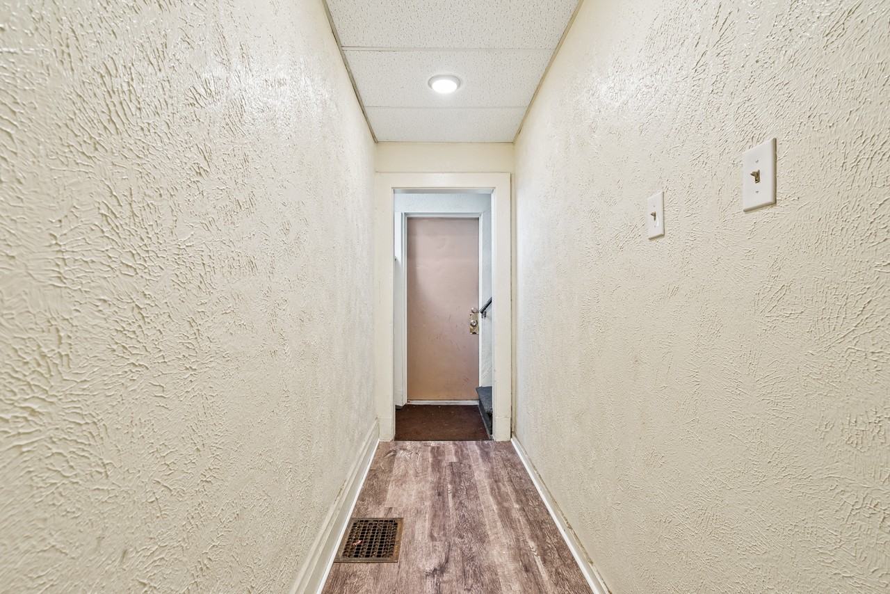 1224 N Franklin St #1 - Photo 2 of 18