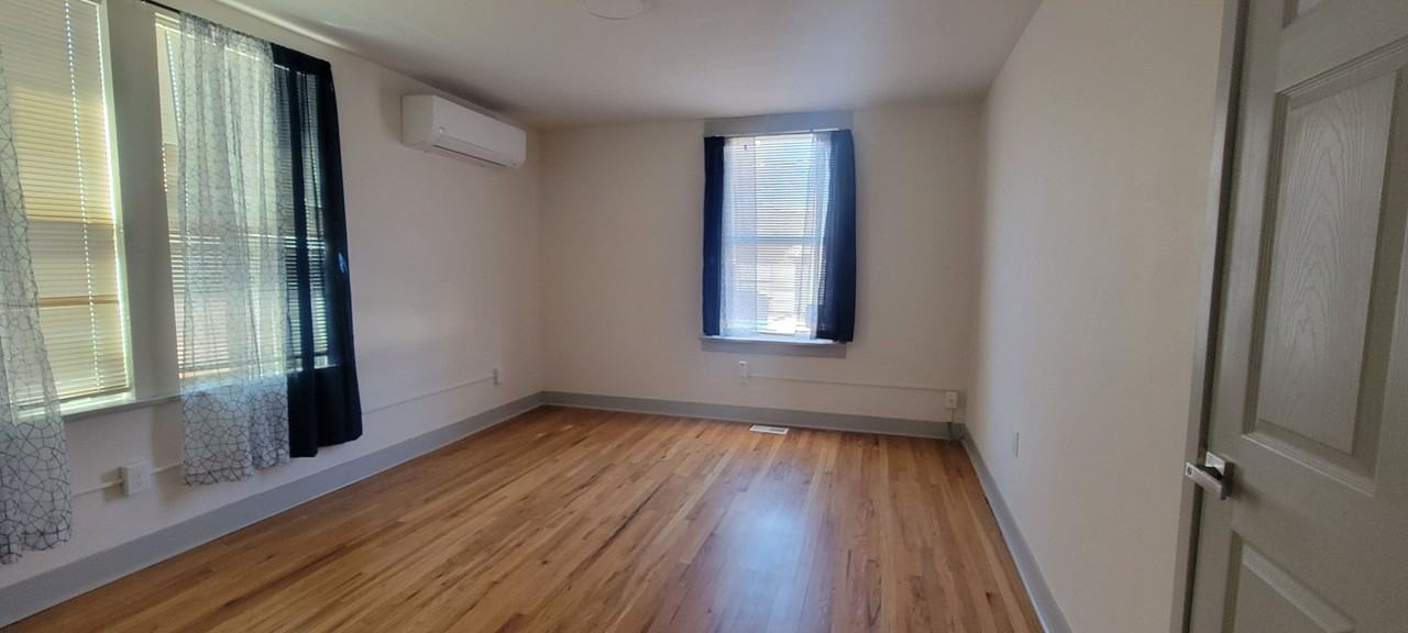 721 Macon Ave - Photo 3 of 24