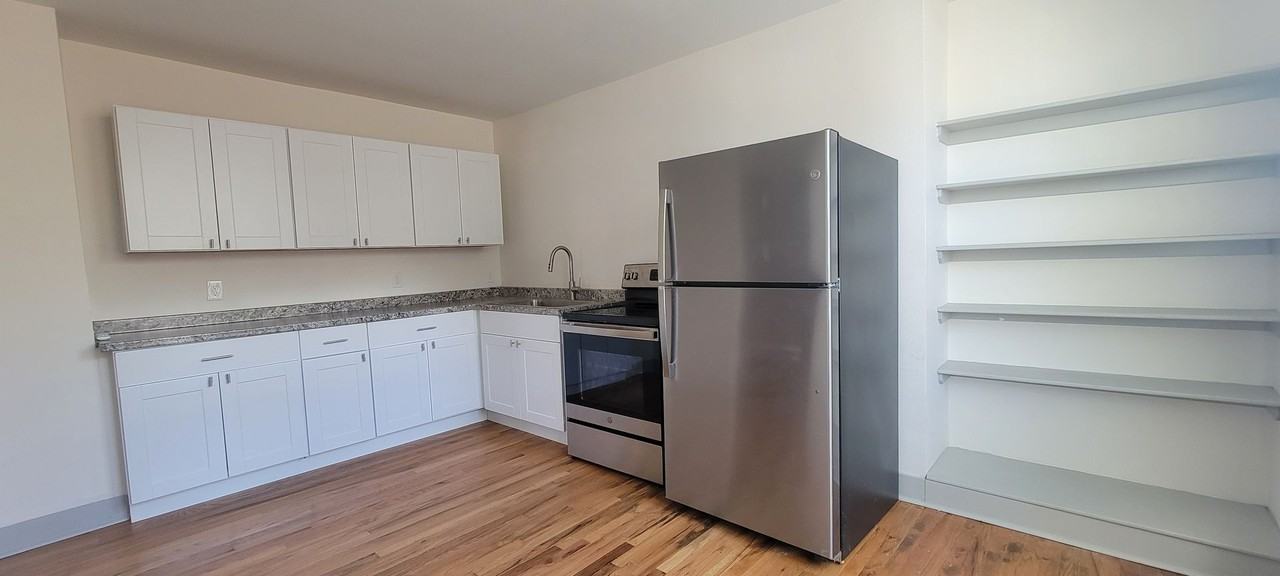 721 Macon Ave - Photo 6 of 24