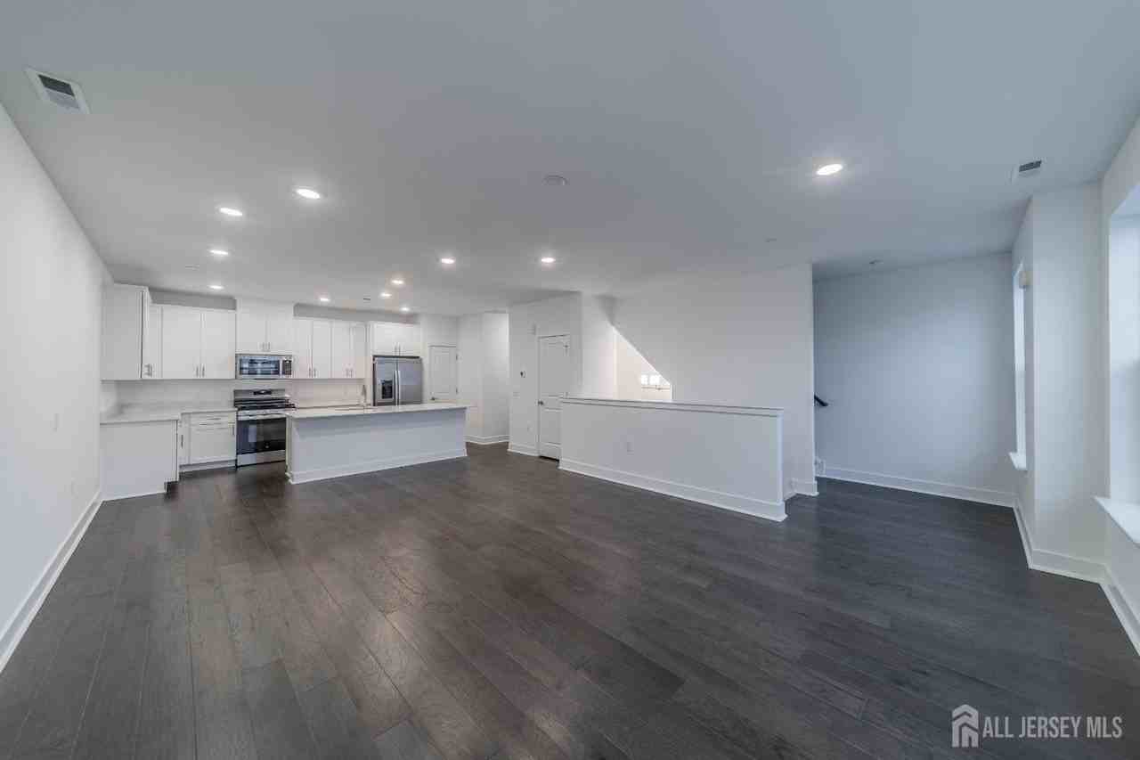 135 Stoutsburg Blvd - Photo 4 of 18