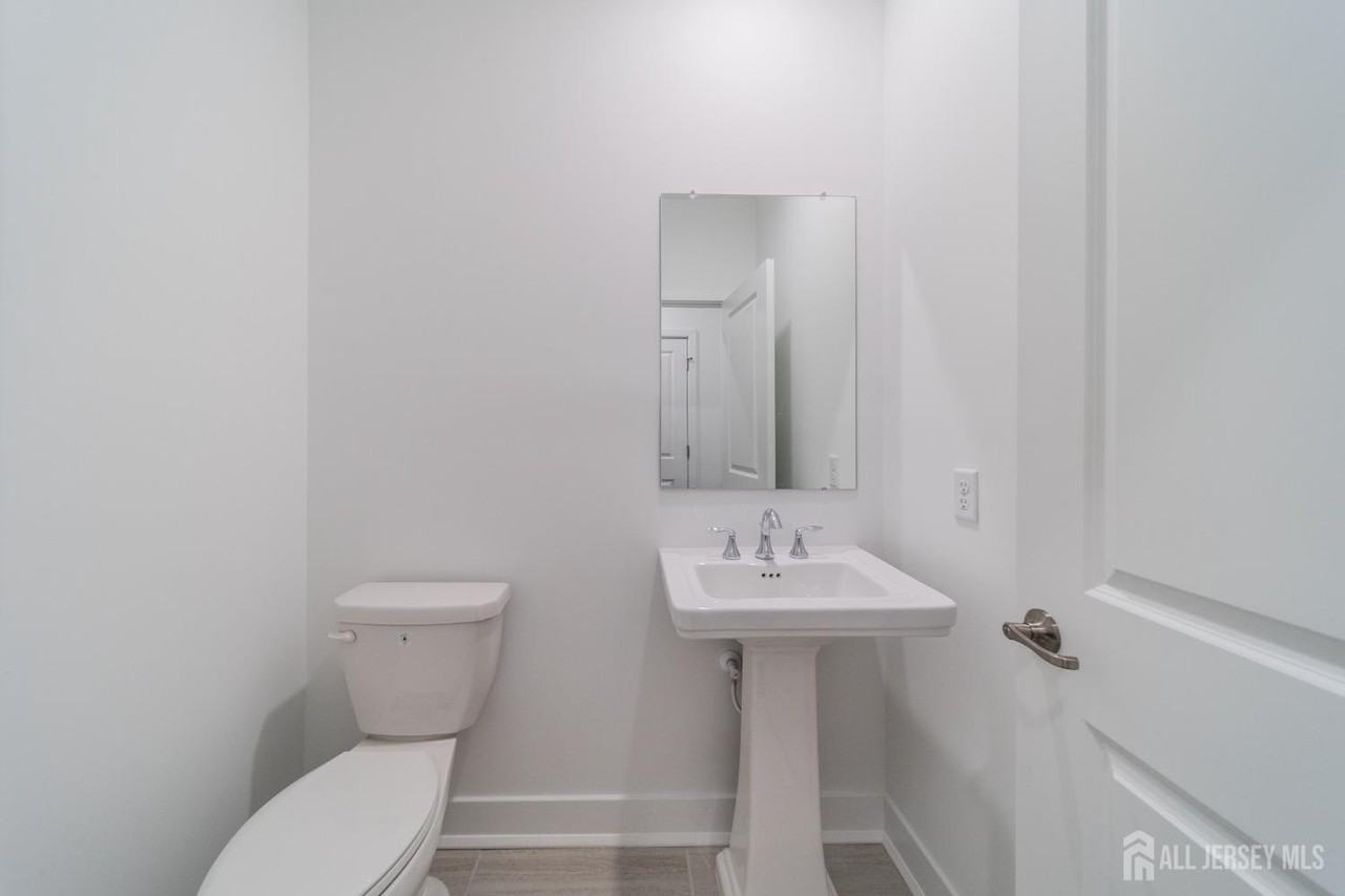 135 Stoutsburg Blvd - Photo 7 of 18