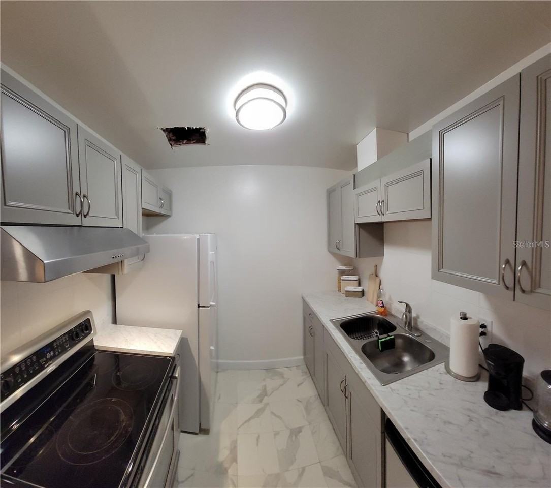 8134 Aero Ave - Photo 6 of 23