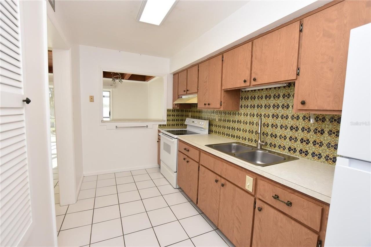 2227 9th St Se - Photo 3 of 18