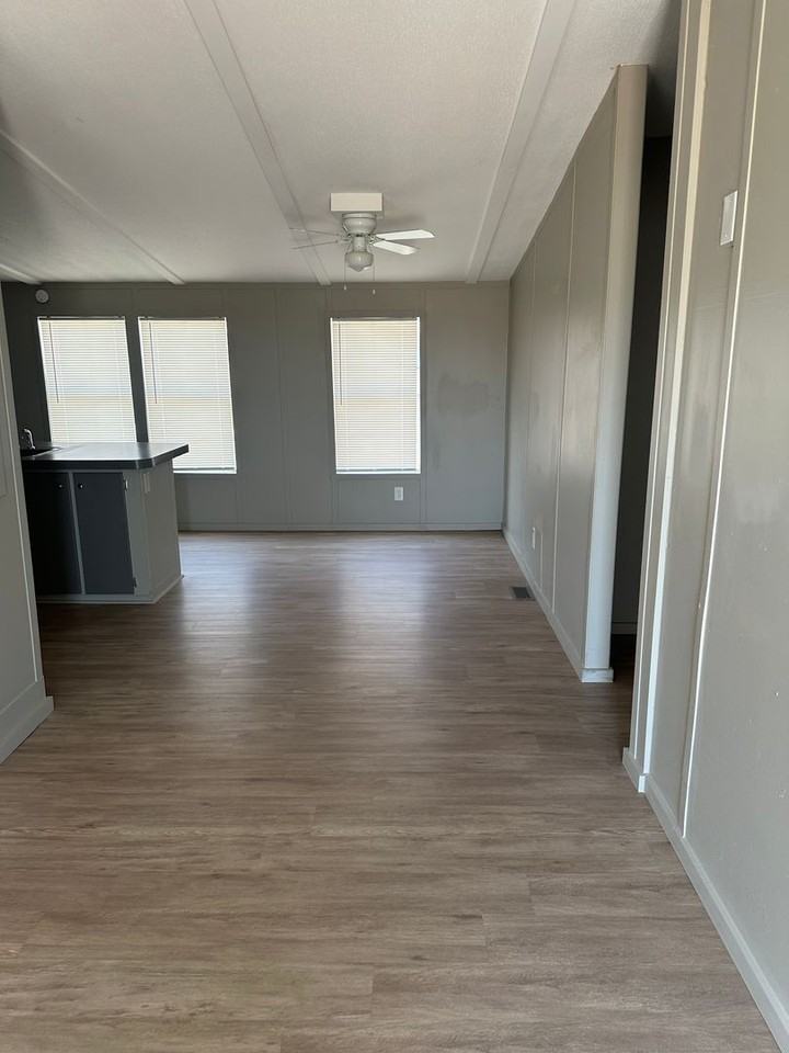 1109 Market St - Photo 3 of 20