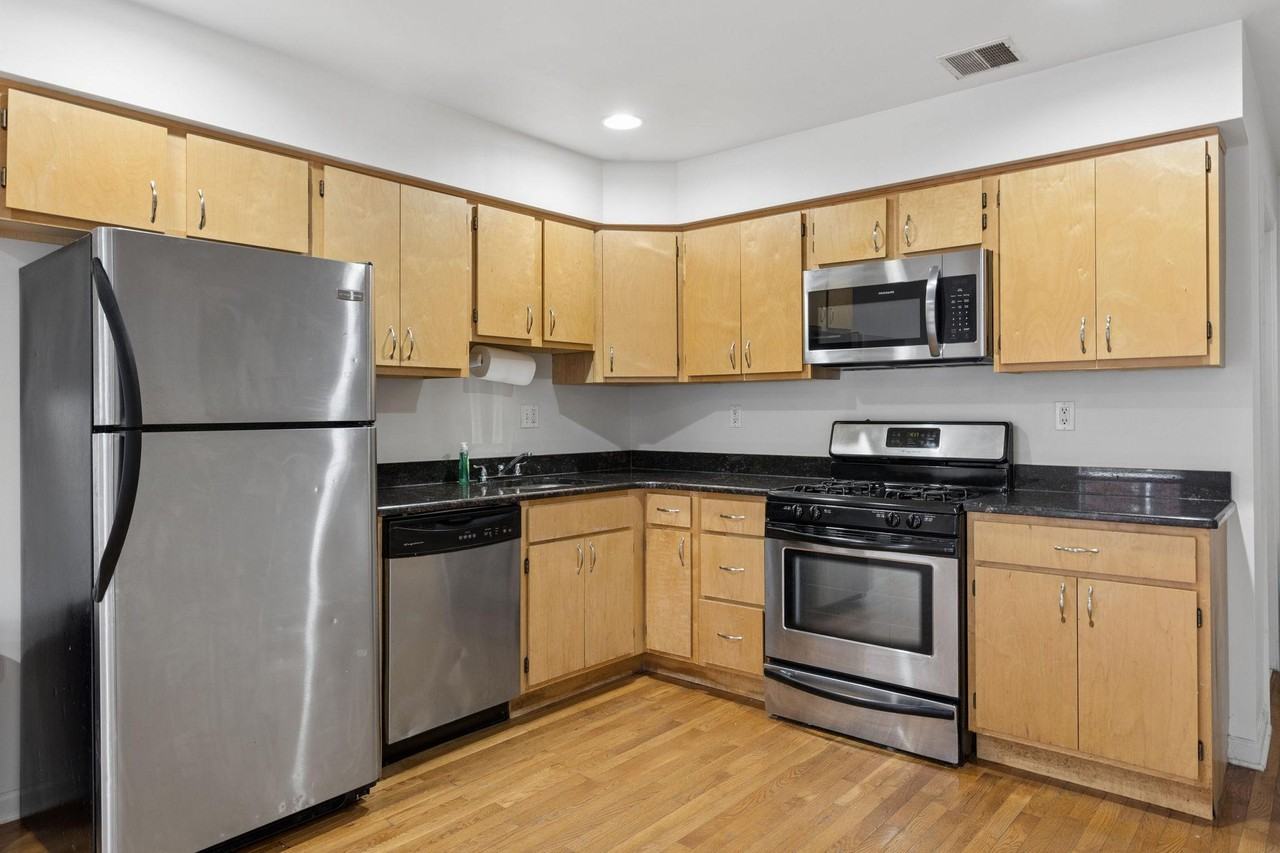 N 18th St - Photo 4 of 32