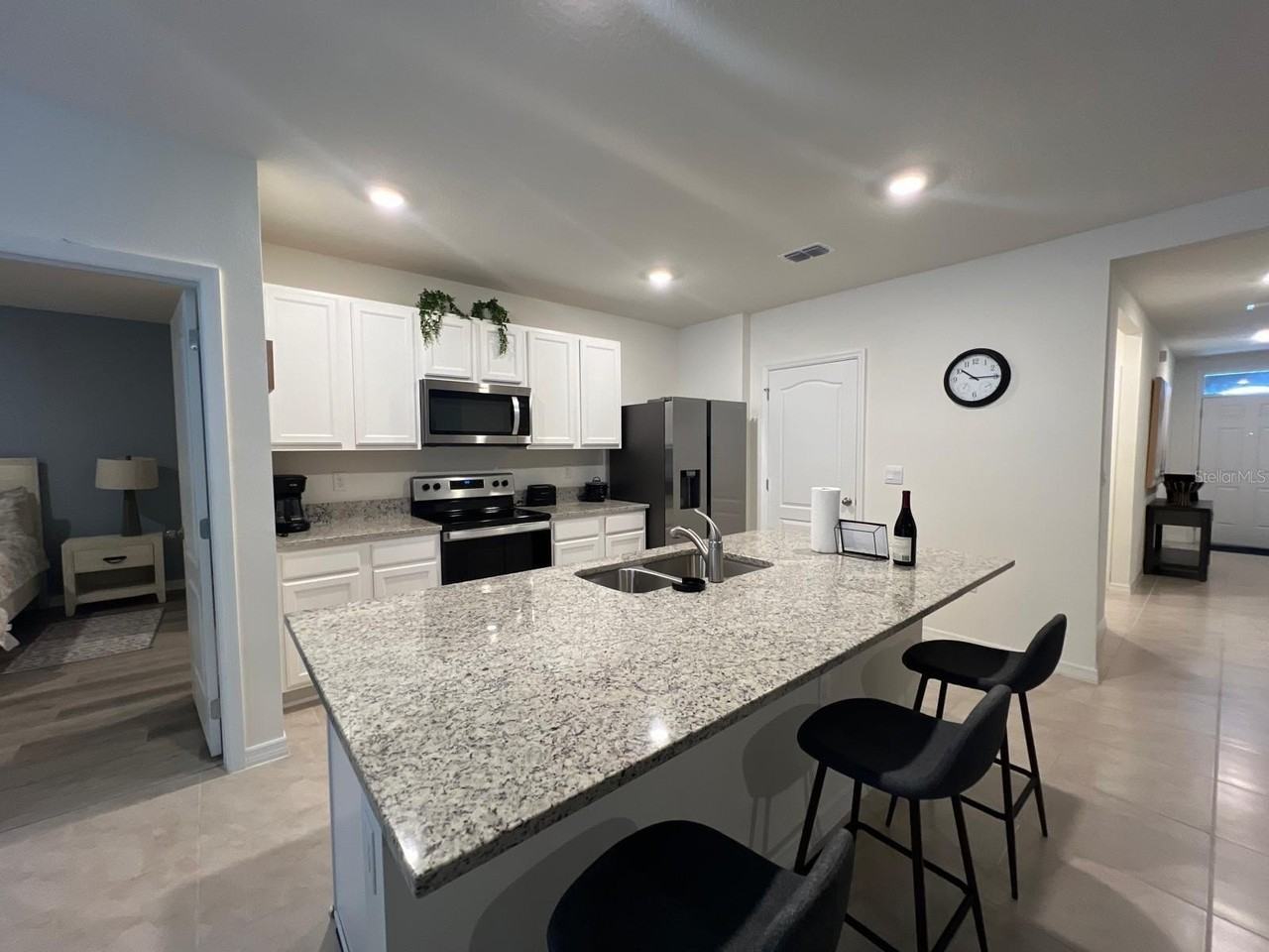 1056 Brooklet Dr - Photo 3 of 17