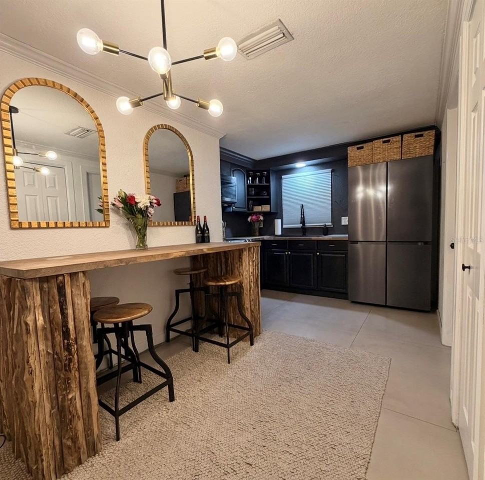 7060 52nd St N - Photo 4 of 12