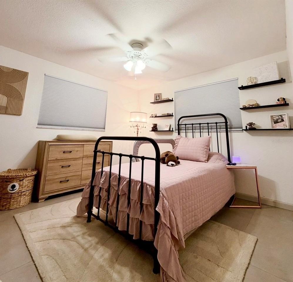 7060 52nd St N - Photo 7 of 12