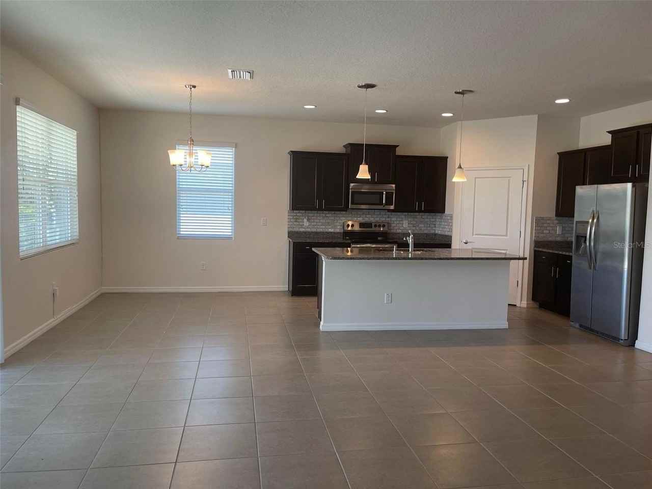 17821 Garsalaso Cir - Photo 4 of 26