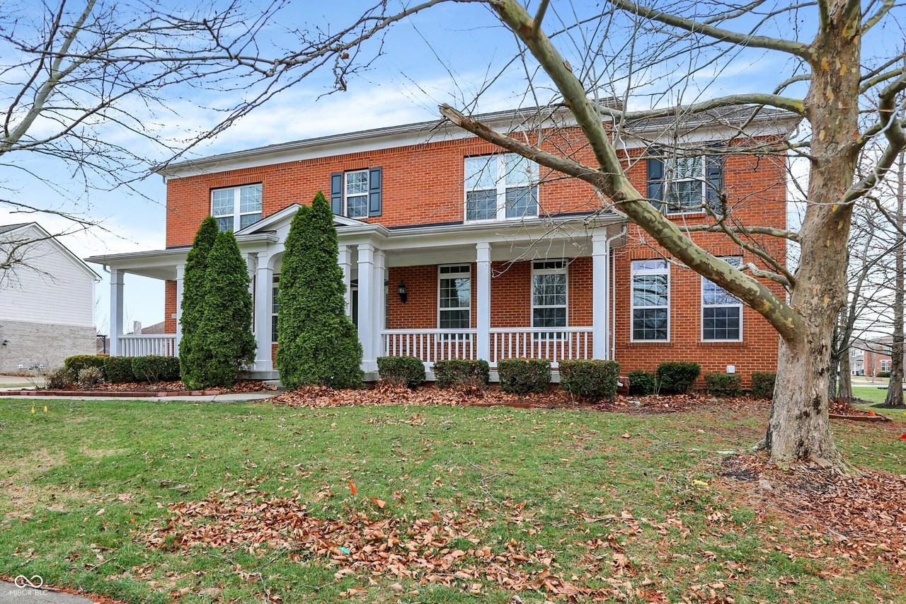 13720 Akers Dr - Photo 2 of 50