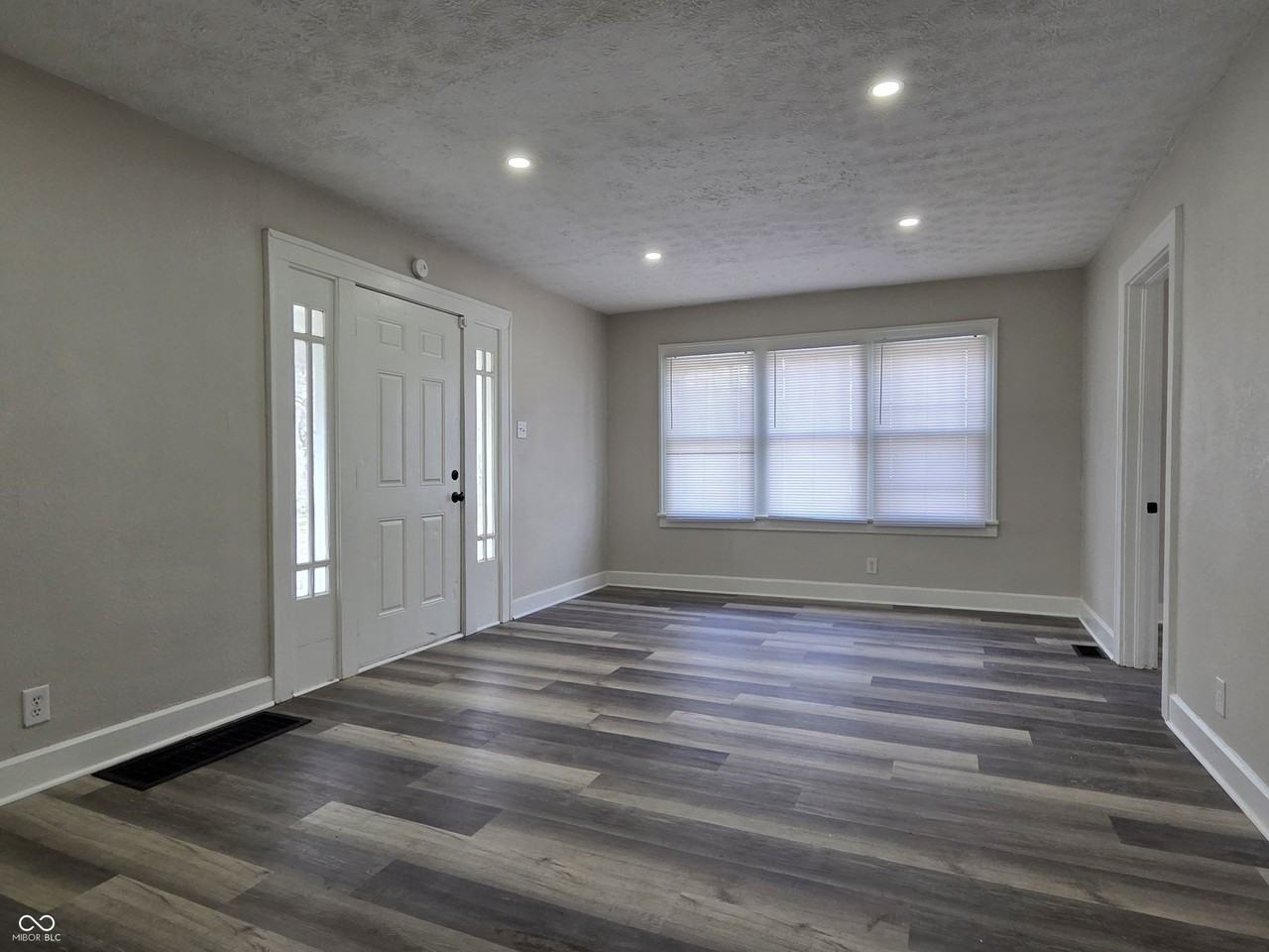 2002 Arrow Ave - Photo 5 of 12