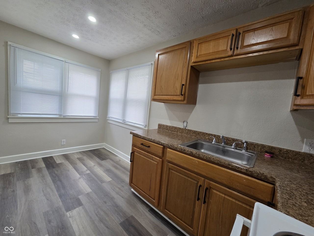 2002 Arrow Ave - Photo 7 of 12