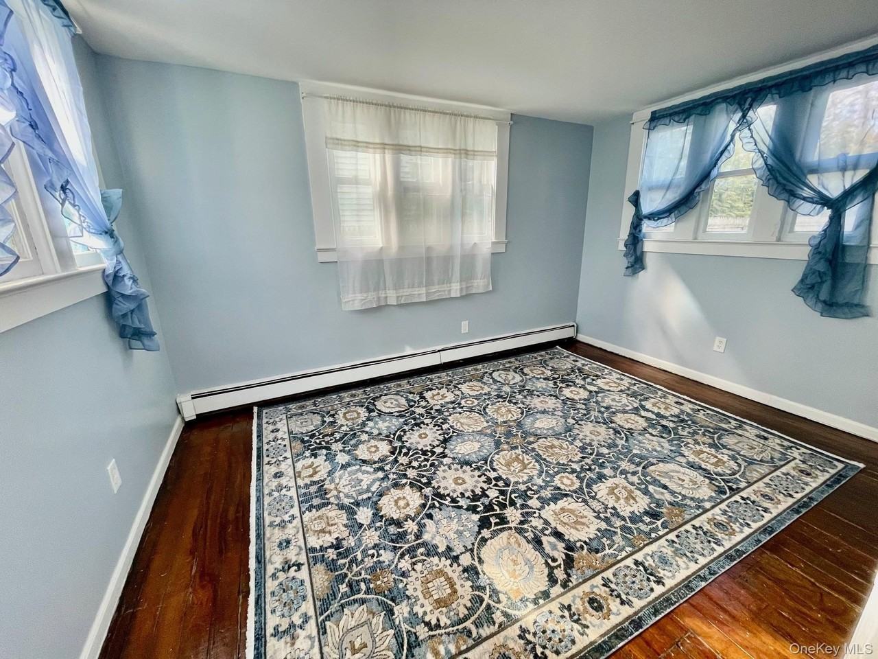 427 4th St - Photo 6 of 9