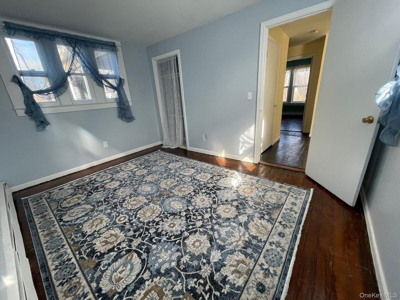 427 4th St - Photo 7 of 9