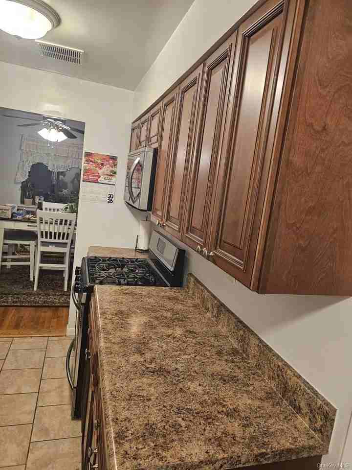 4 Darian Ct Apt 1c - Photo 5 of 7