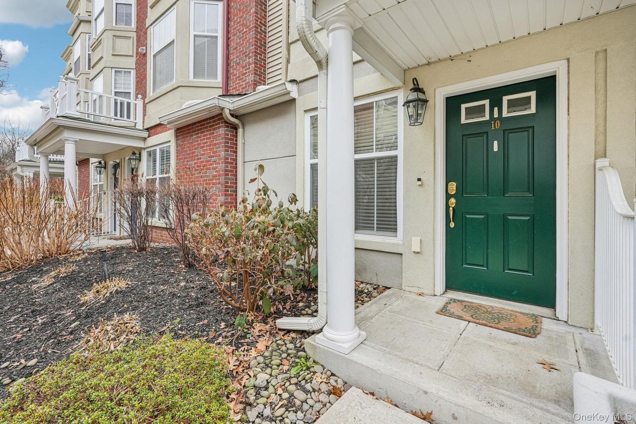 10 Bridge Ln - Photo 3 of 46