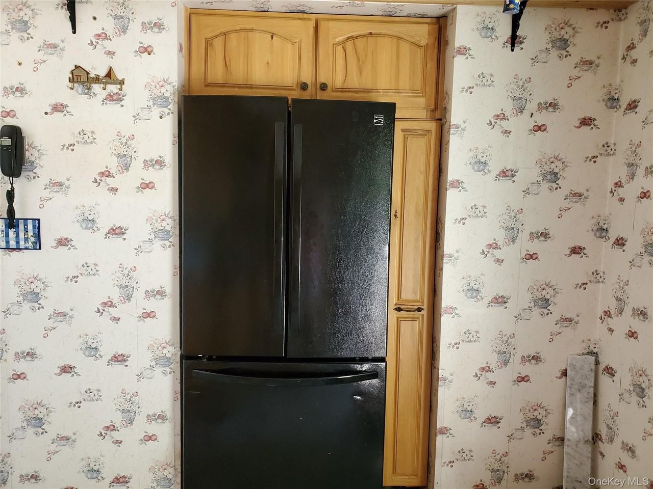 30 Jervis Ave - Photo 5 of 13