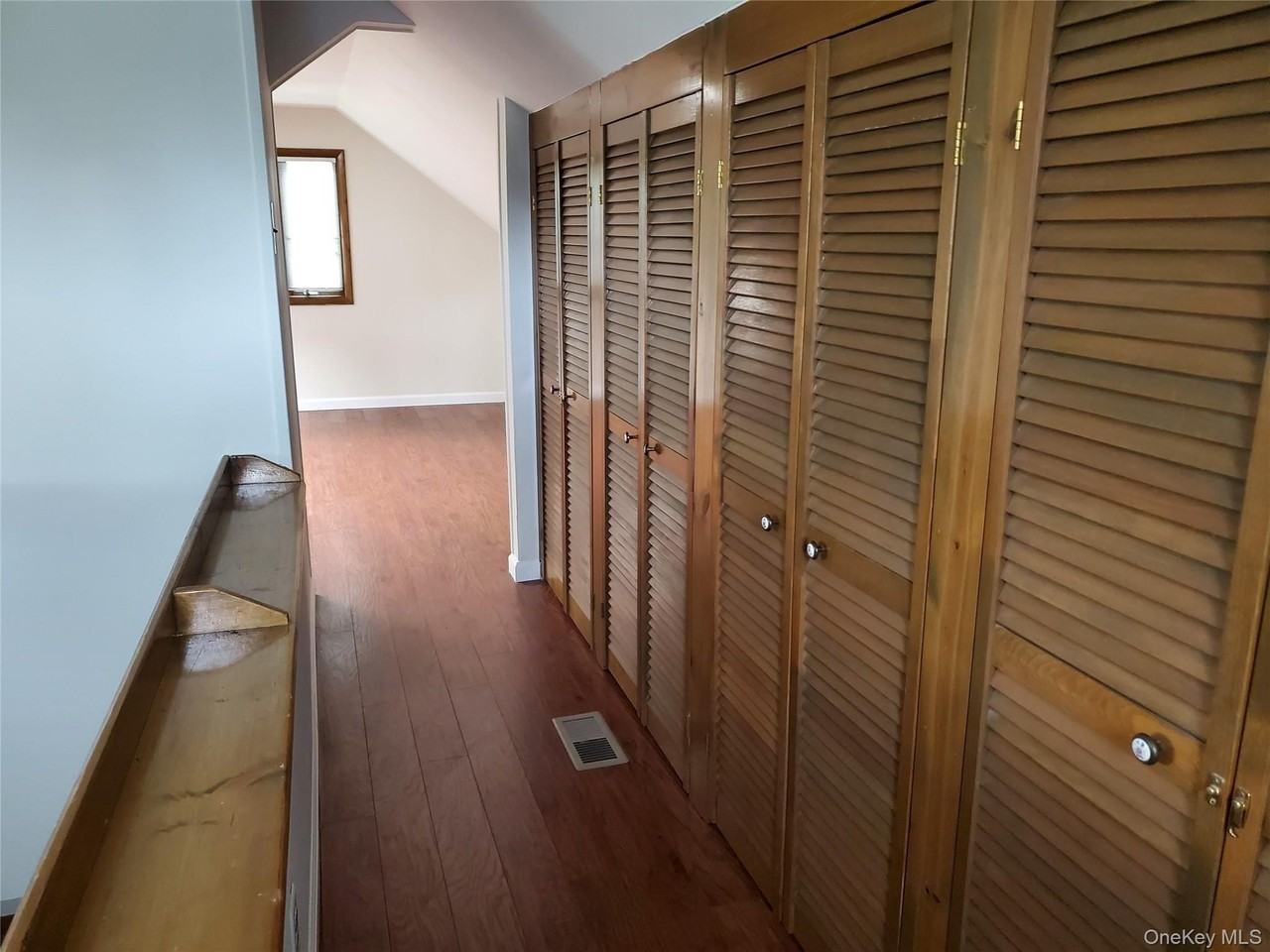 30 Jervis Ave - Photo 6 of 13