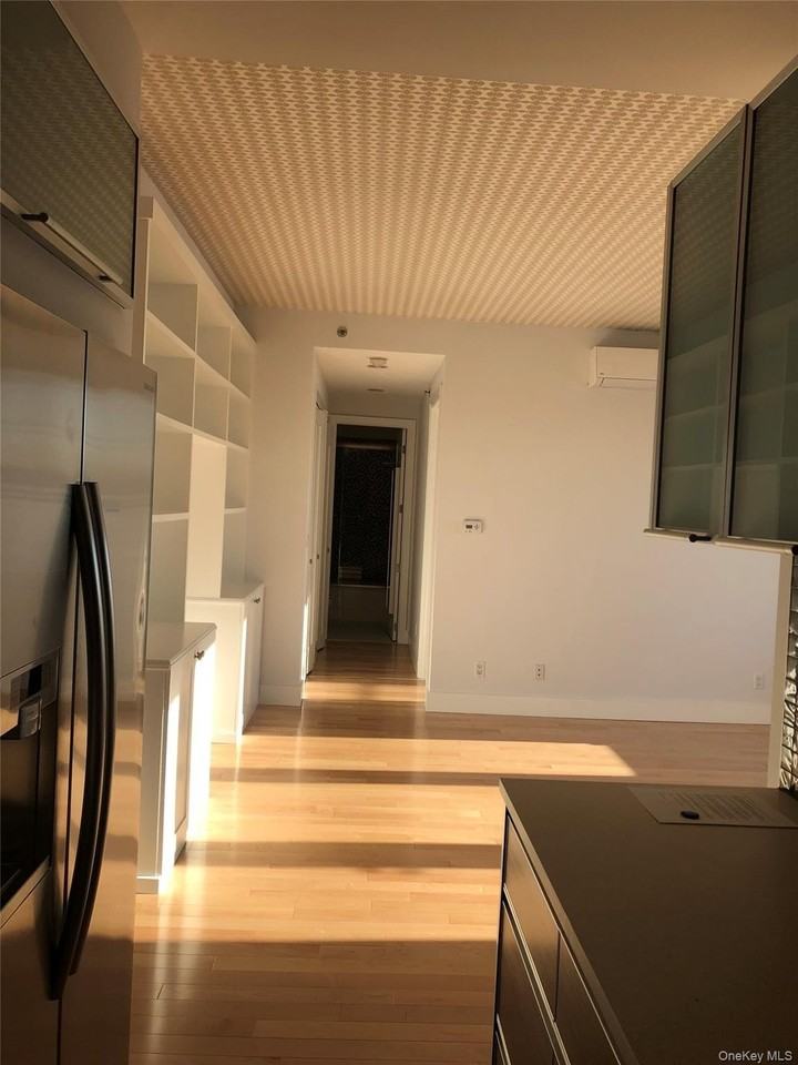 1046 Jackson Ave Unit 8c - Photo 2 of 12