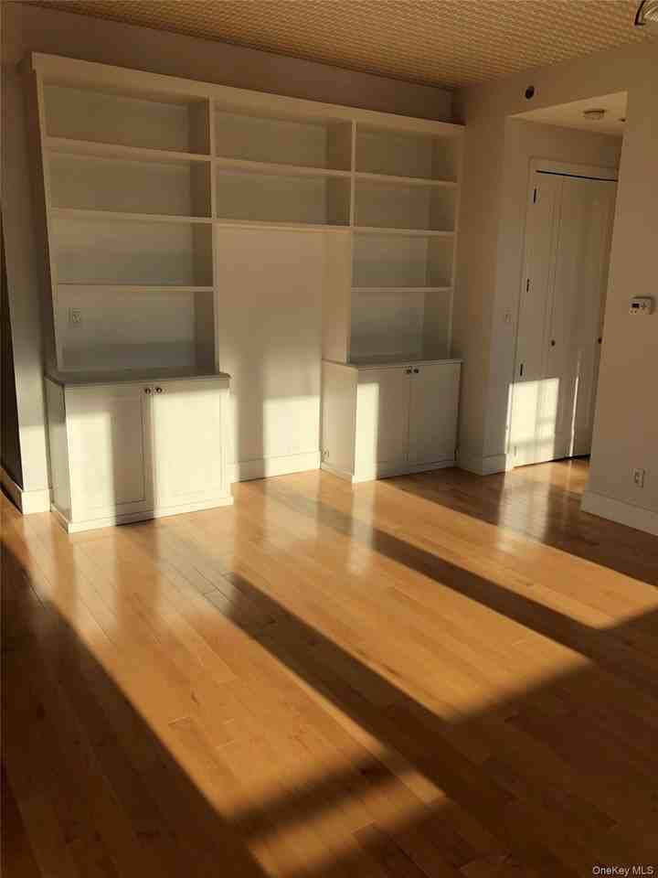 1046 Jackson Ave Unit 8c - Photo 3 of 12