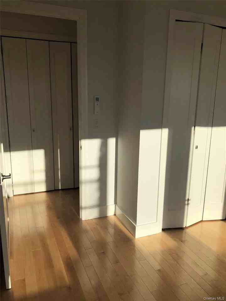 1046 Jackson Ave Unit 8c - Photo 4 of 12