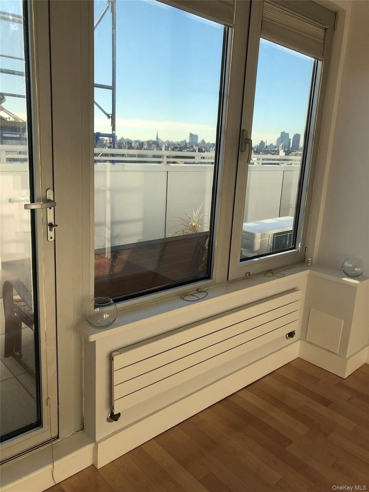 1046 Jackson Ave Unit 8c - Photo 5 of 12