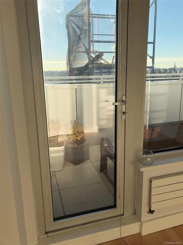 1046 Jackson Ave Unit 8c - Photo 6 of 12