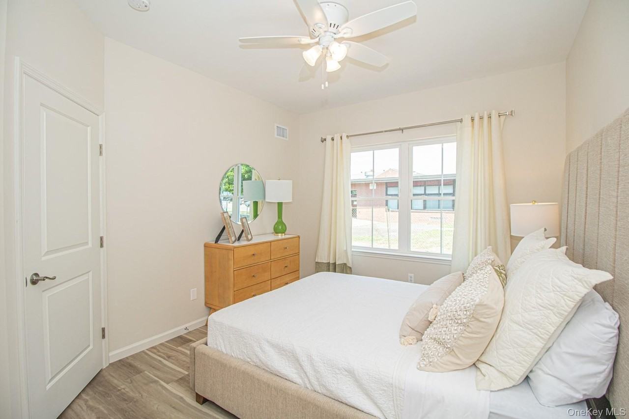 207 Ashley Court Avenue - Photo 6 of 26