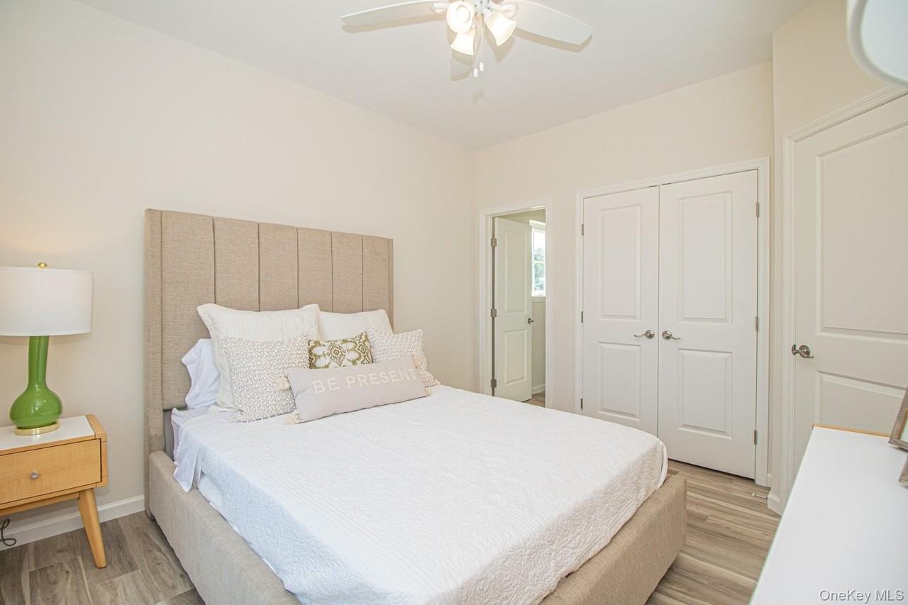 207 Ashley Court Avenue - Photo 7 of 26