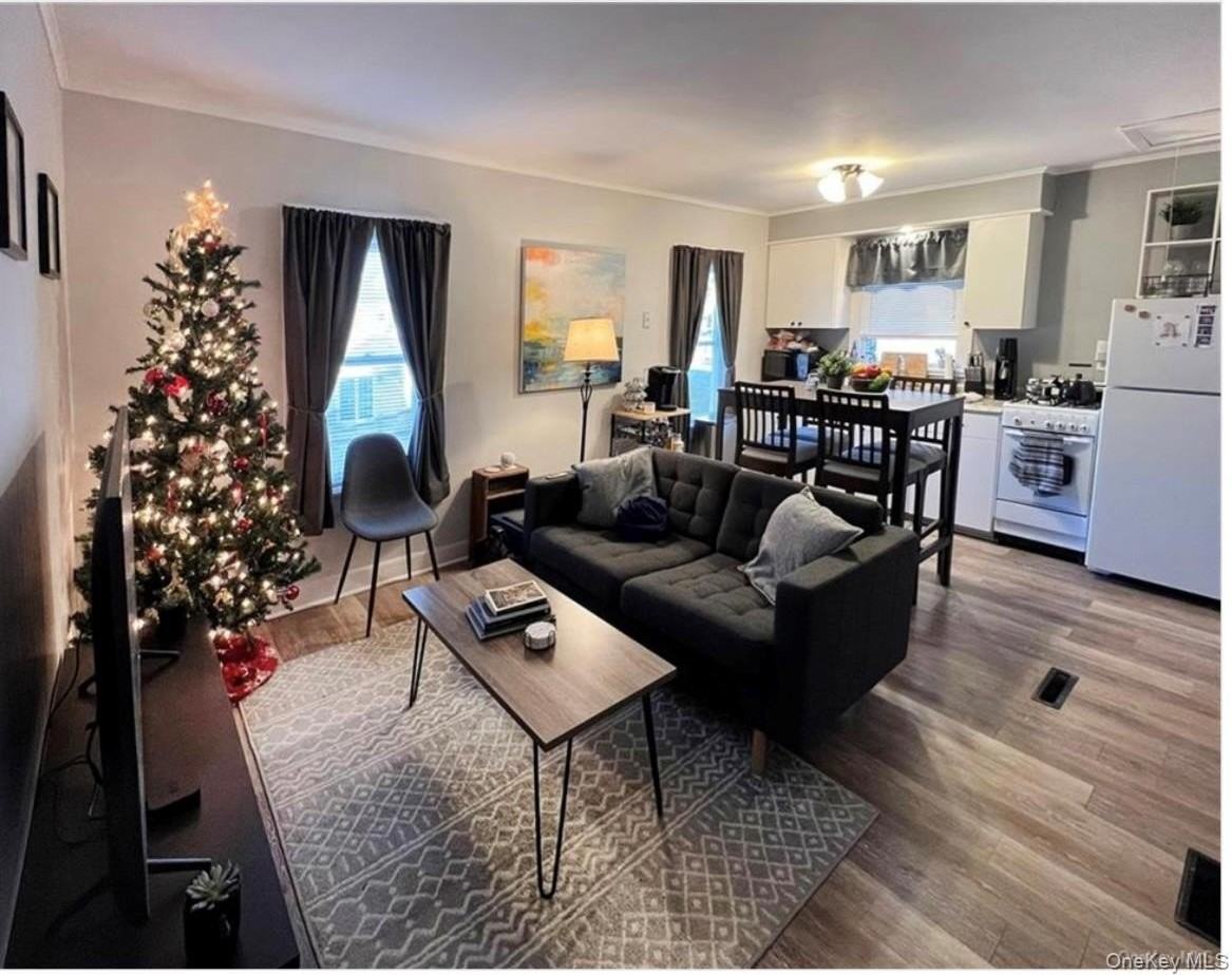 280 Maple Ave Unit 3 - Photo 3 of 9